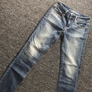AE skinny jeans light wash